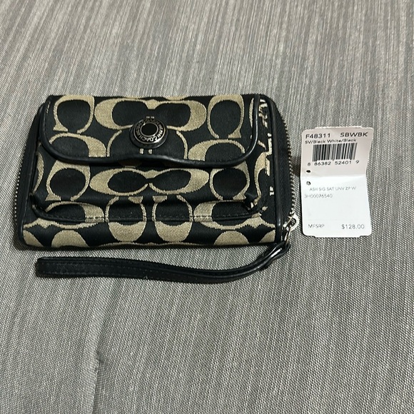 Coach Handbags - Coach wristlet wallet.